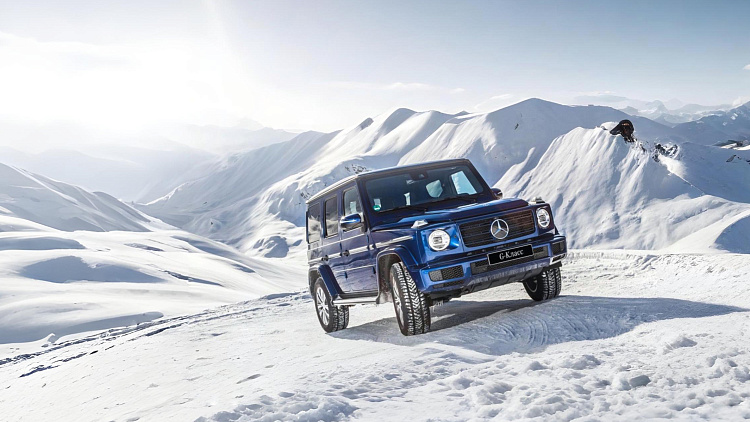 При покупке нового Мерседес-Бенц дополнительное оборудование на 100 000 р. в подарок 